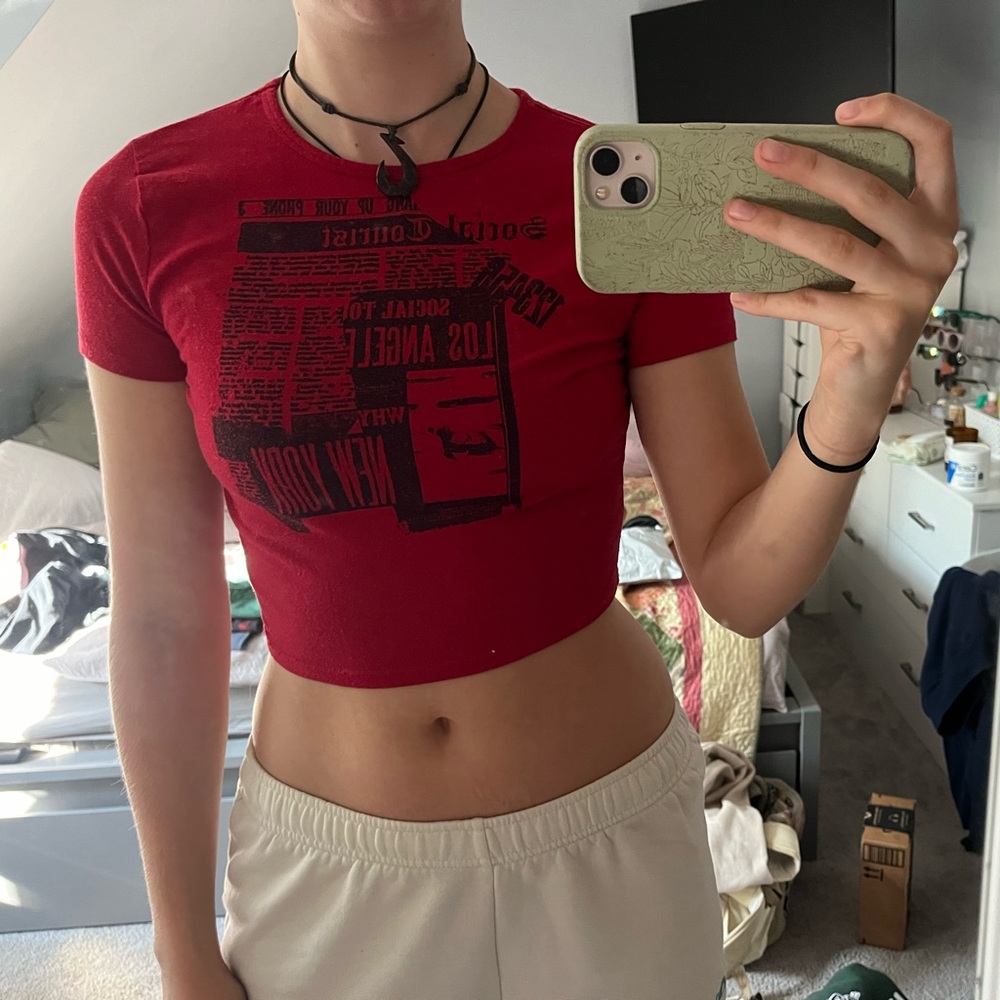 Red hollister social tourist baby tee
